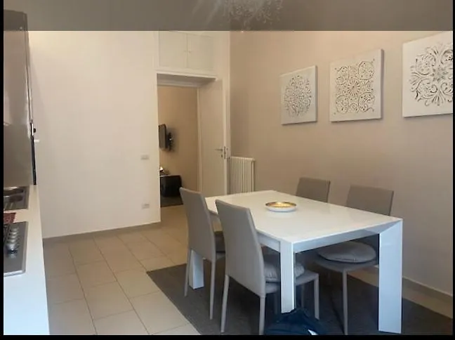 Sky House Apartment *